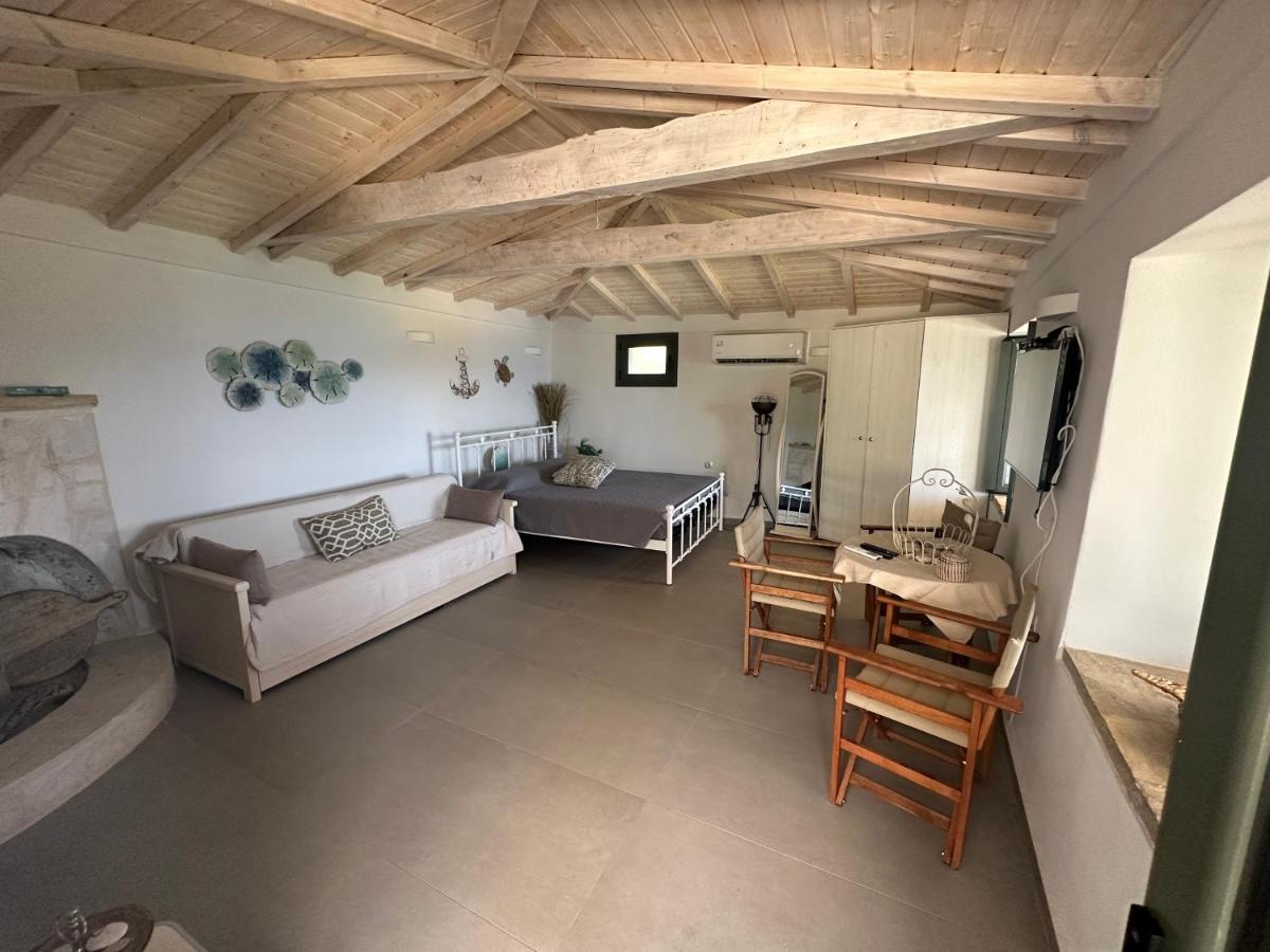 Holiday home Maroudio's